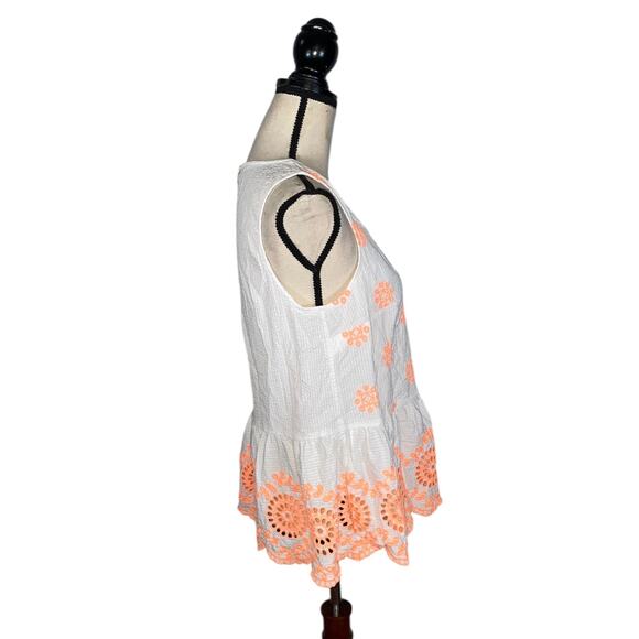 Lilly Pulitzer Lilliana Embroidered Seersucker Top in Cantaloupe.     Size: M - Picture 4 of 6